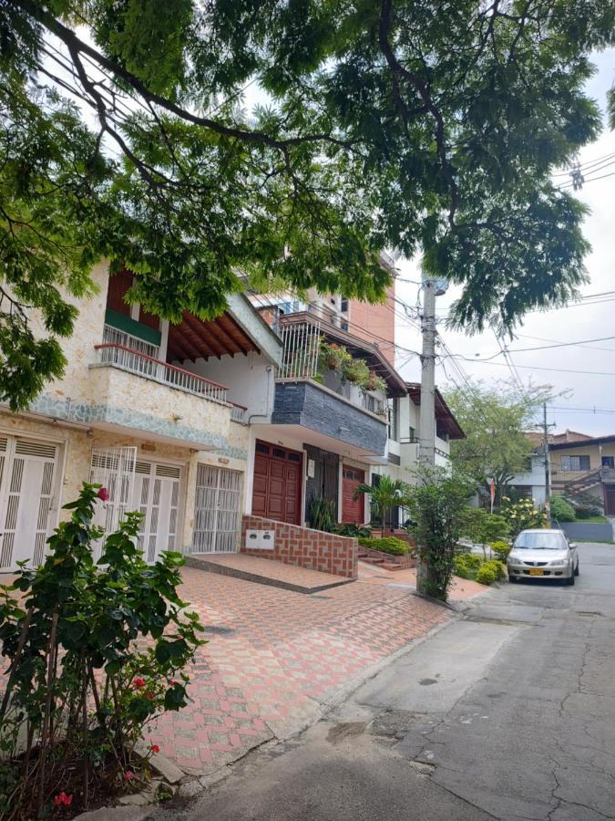 Noras Homestay Laureles Medellín Exterior foto