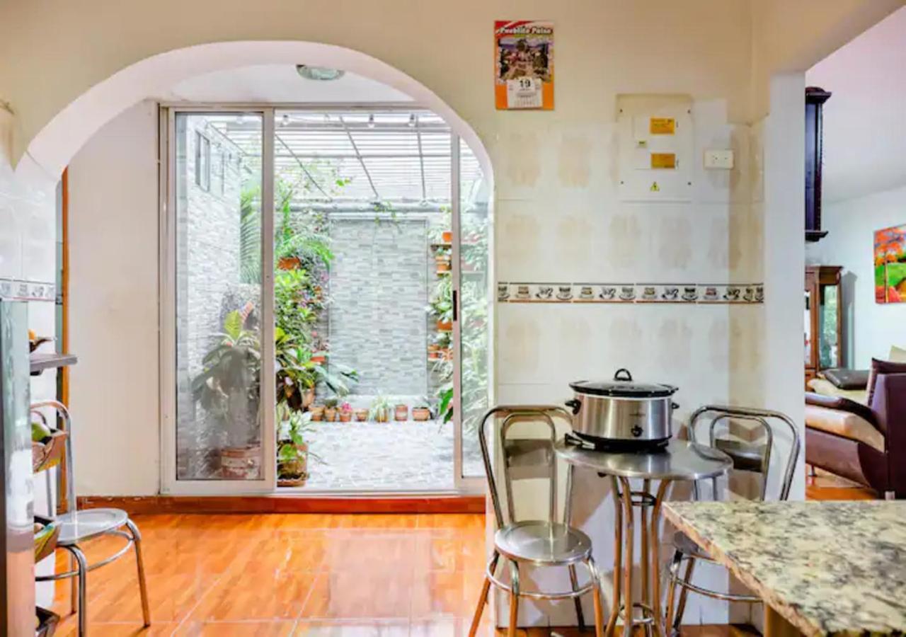 Noras Homestay Laureles Medellín Exterior foto
